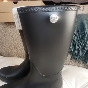 UGG Authentic shelvy tall Black Rainboot sz 12